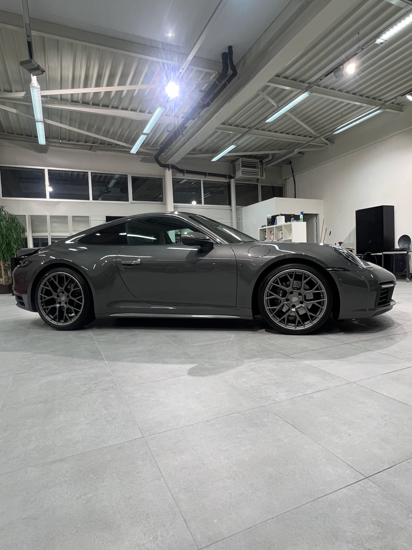 911 · Studio